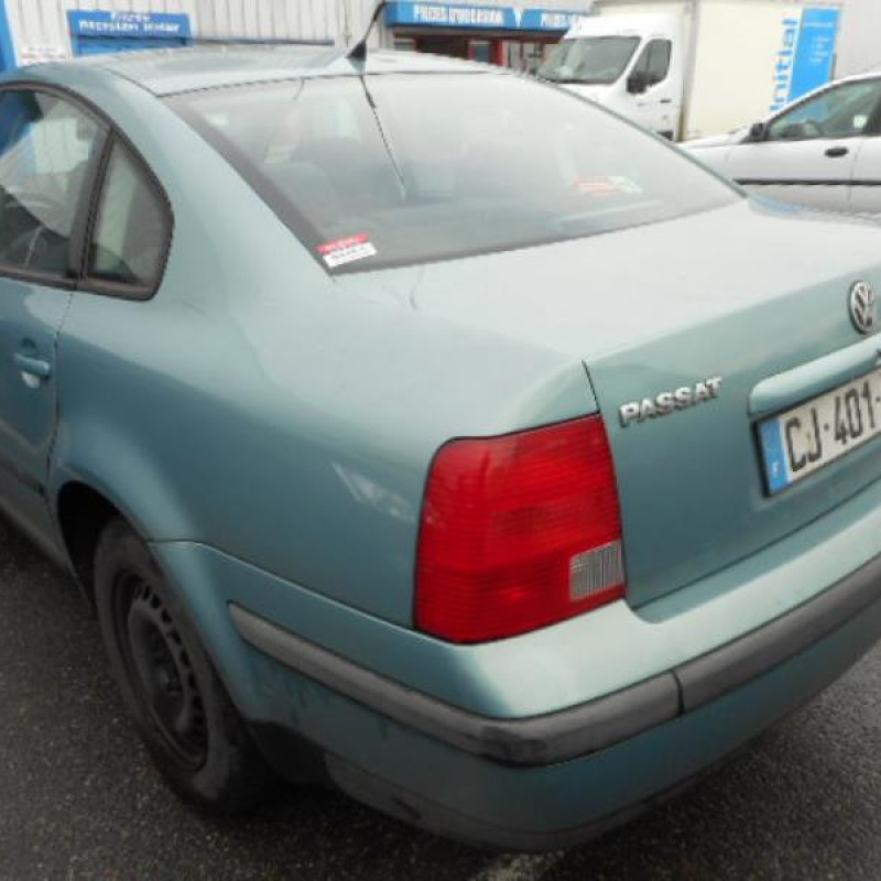 Pare choc avant VOLKSWAGEN PASSAT 4 Photo n°7