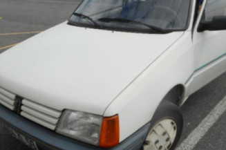 Retroviseur gauche PEUGEOT 205