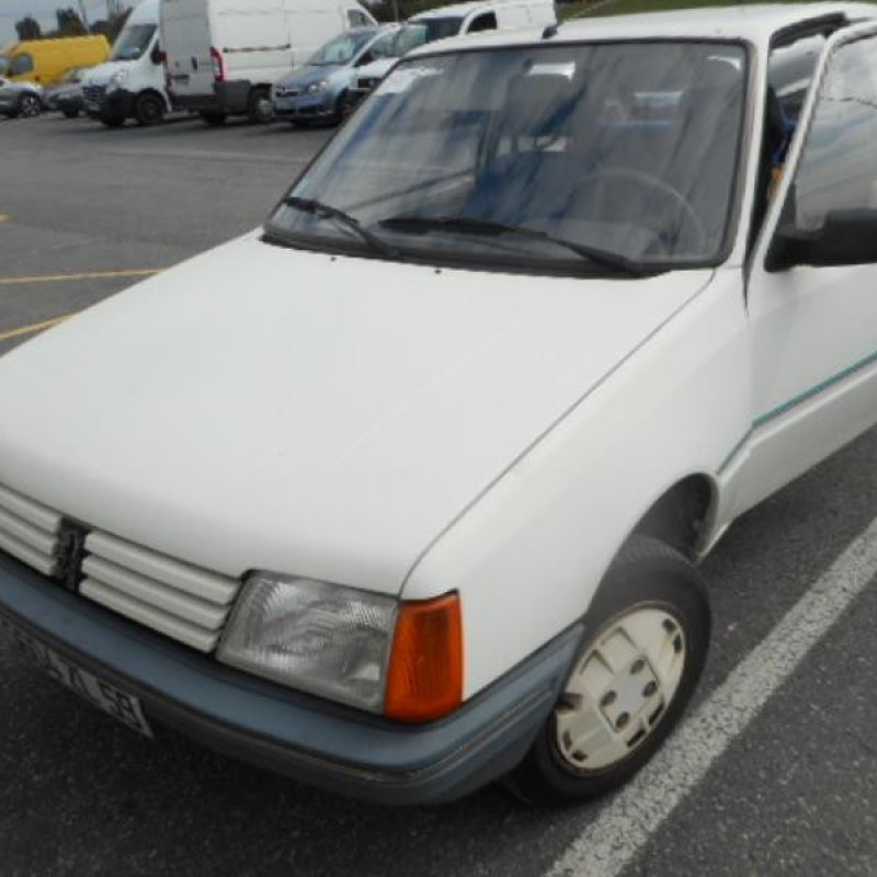 Retroviseur gauche PEUGEOT 205 Photo n°4