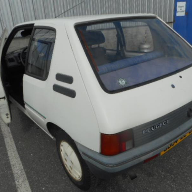 Retroviseur gauche PEUGEOT 205 Photo n°7