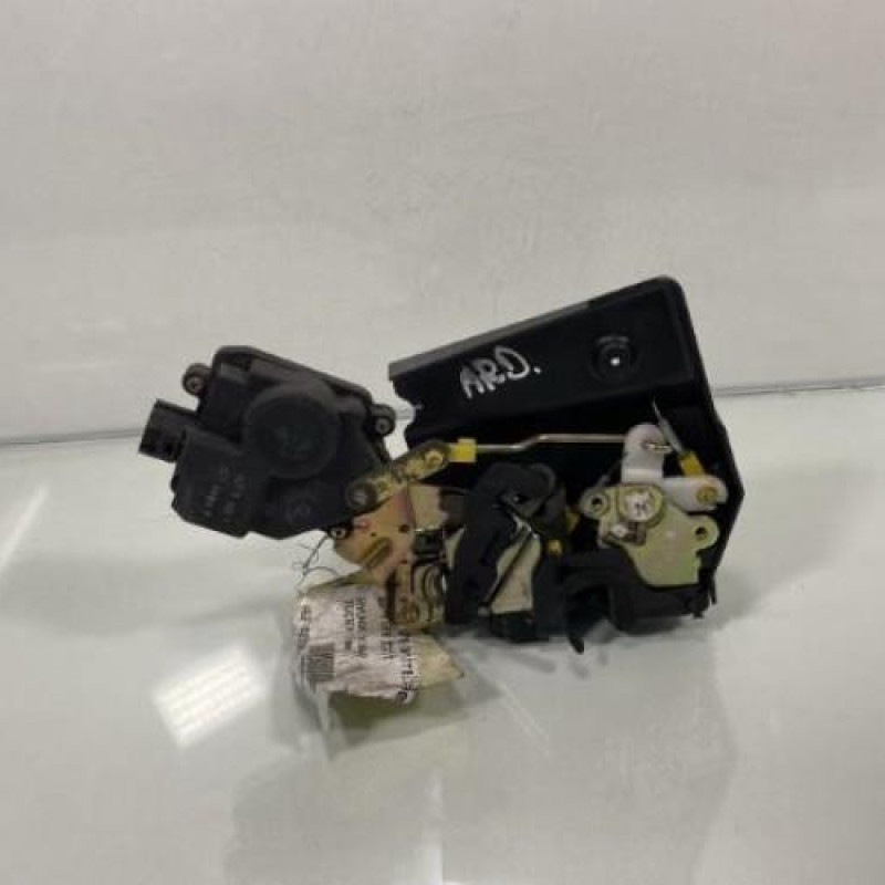Serrure arriere droit HYUNDAI TUCSON 1 Photo n°1