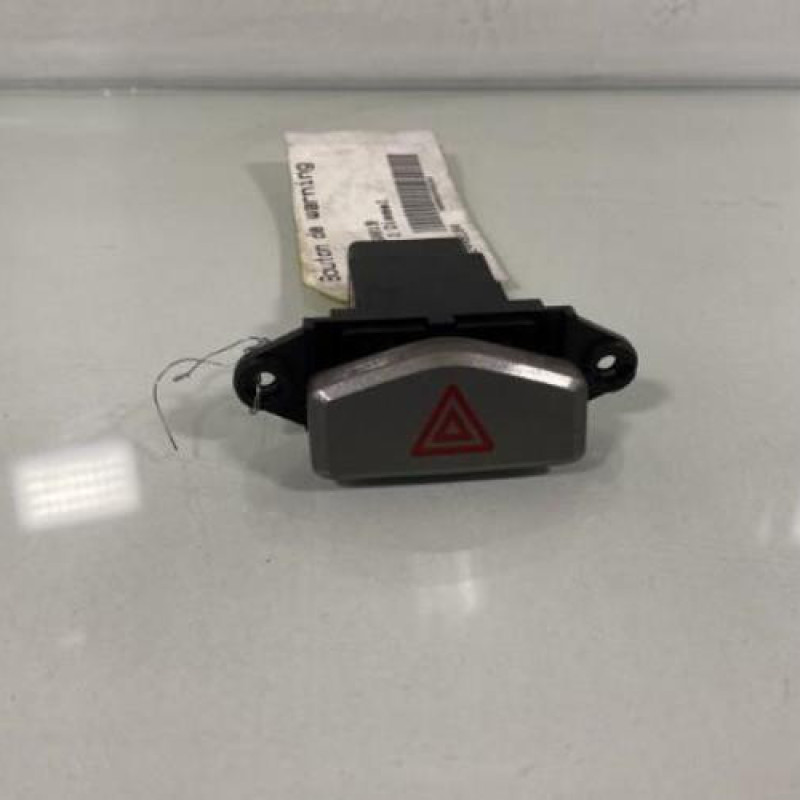 Bouton de warning KIA CARENS 2 Photo n°1