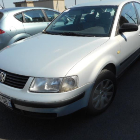 Malle/Hayon arriere VOLKSWAGEN PASSAT 4