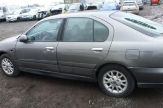 Retroviseur droit NISSAN PRIMERA 2