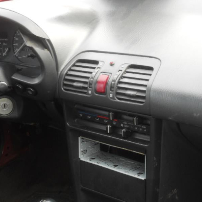 Feu arriere principal gauche (feux) MAZDA 323 4 Photo n°7