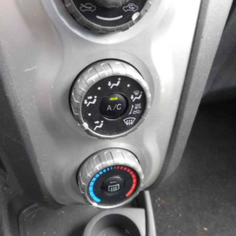 Autoradio d'origine TOYOTA YARIS 2 Photo n°9