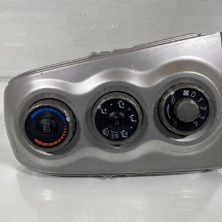 Commande chauffage TOYOTA YARIS 2 Photo n°1