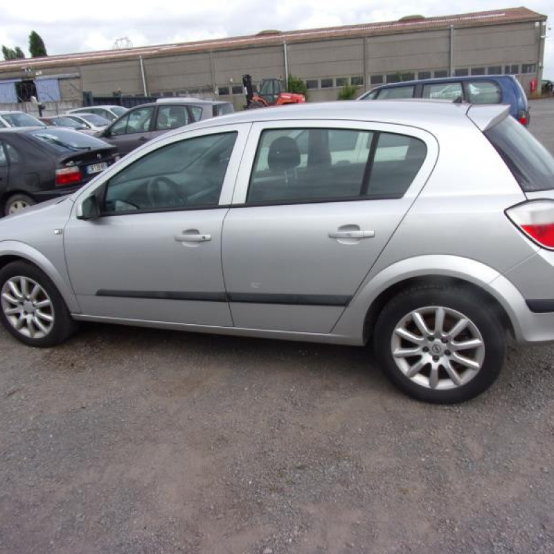 Porte arriere droit OPEL ASTRA H Photo n°7