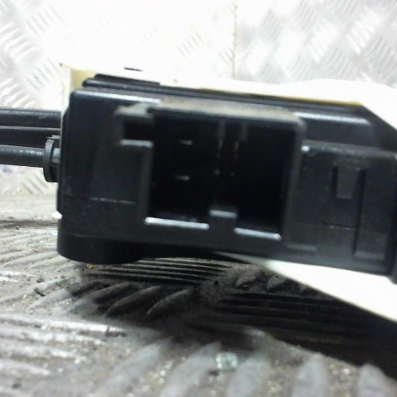 Leve vitre electrique arriere droit AUDI A4 3 Photo n°2