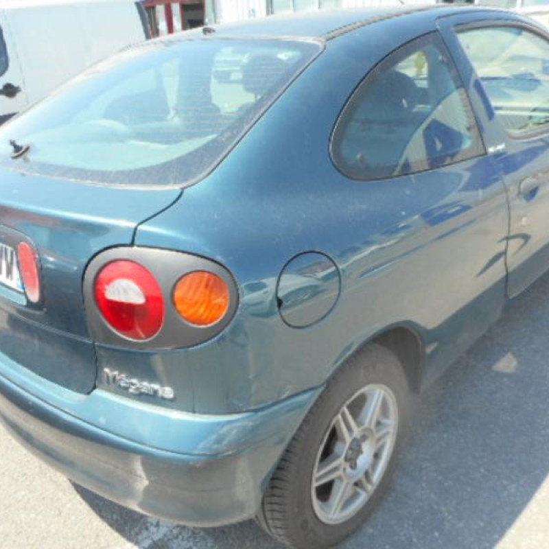 Malle/Hayon arriere RENAULT MEGANE 1 Photo n°6