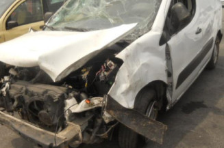 Serrure avant droit CITROEN BERLINGO 2