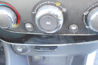 Poignee porte avant droit RENAULT CLIO 4