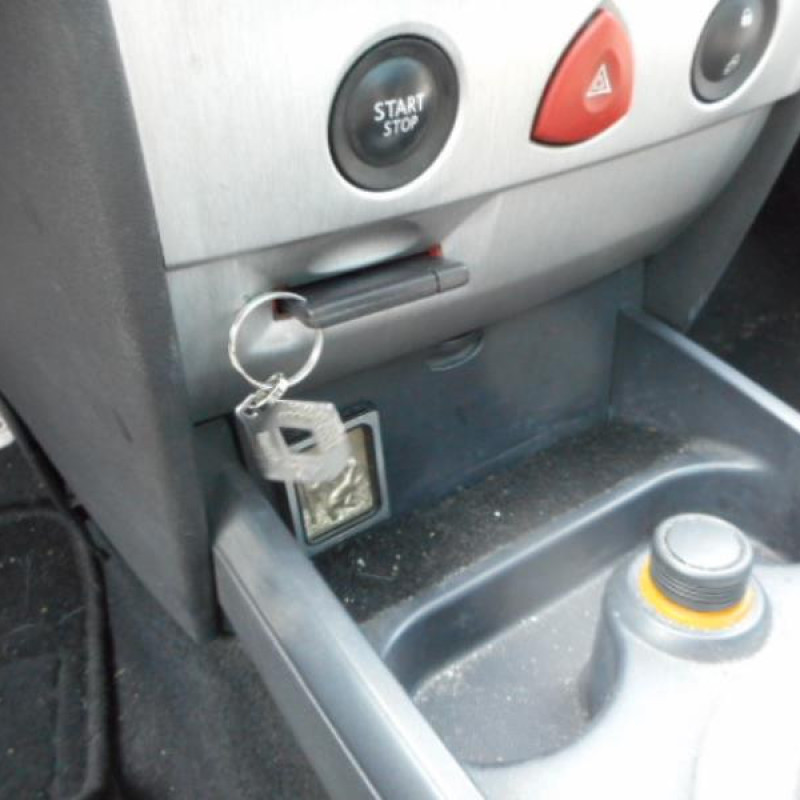 Aile avant gauche RENAULT MEGANE 2 Photo n°8