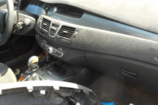 Poignee porte arriere gauche RENAULT LAGUNA 3