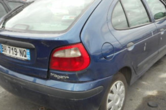 Retroviseur droit RENAULT MEGANE 1