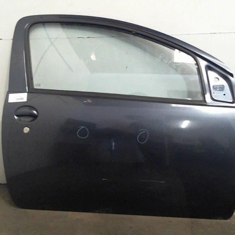 Porte avant droit TOYOTA AYGO 1 Photo n°1