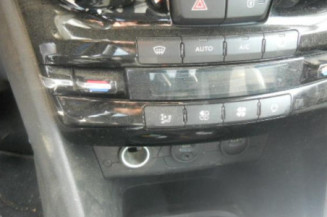 Poignee interieur avant gauche PEUGEOT 208 1