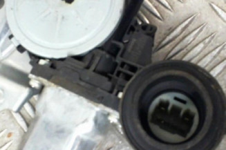 Leve vitre electrique avant droit SUZUKI SWIFT 3