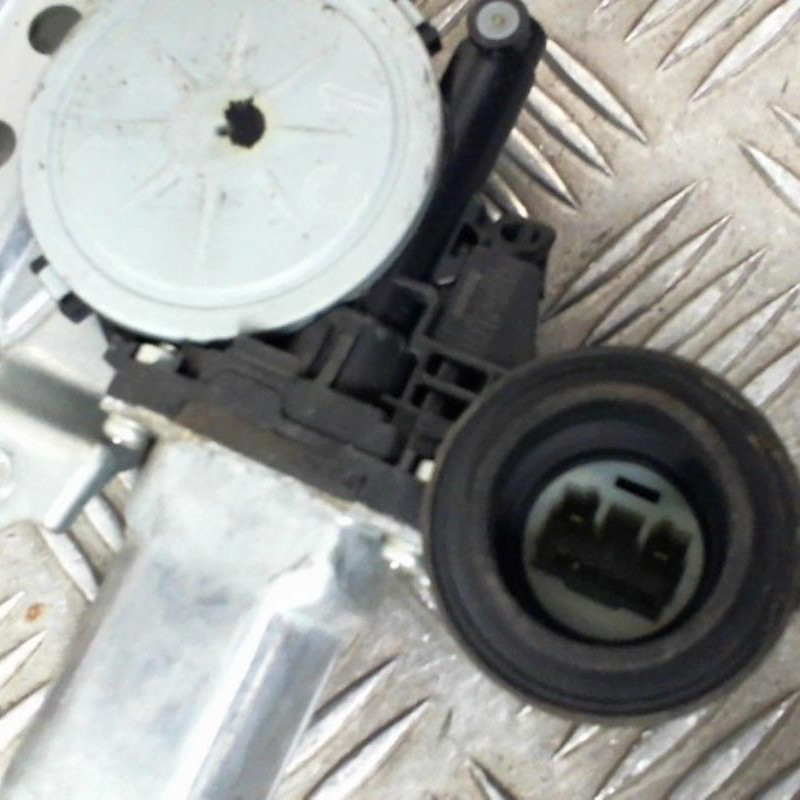 Leve vitre electrique avant droit SUZUKI SWIFT 3 Photo n°2