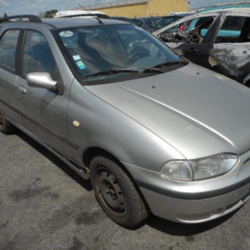 Pare choc avant FIAT STRADA Photo n°3