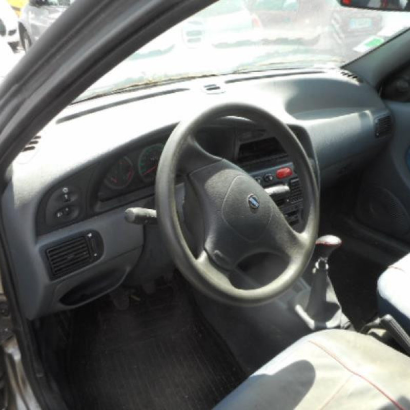 Pare choc avant FIAT STRADA Photo n°6
