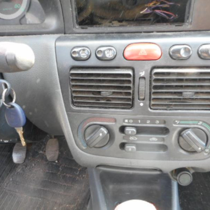 Pare choc avant FIAT STRADA Photo n°7