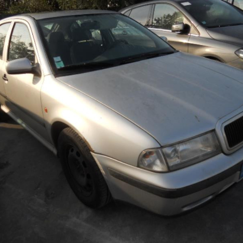 Feu arriere principal droit (feux) SKODA OCTAVIA 1 Photo n°4