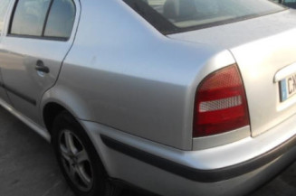 Feu arriere principal droit (feux) SKODA OCTAVIA 1