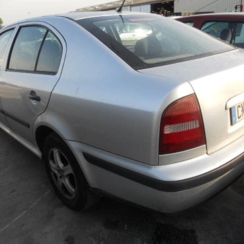 Feu arriere principal droit (feux) SKODA OCTAVIA 1 Photo n°6