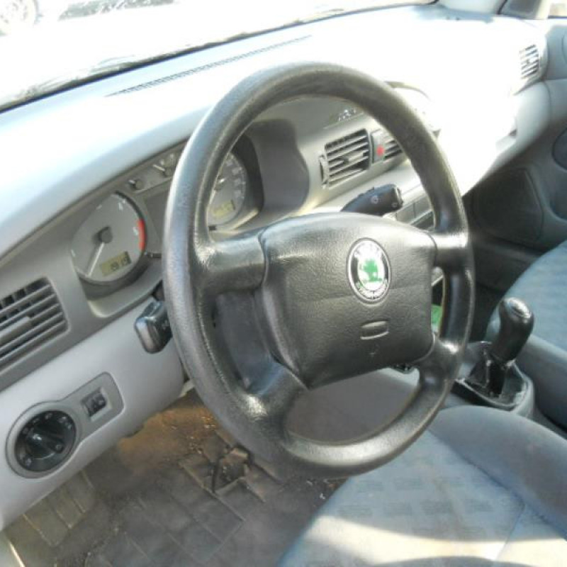 Feu arriere principal droit (feux) SKODA OCTAVIA 1 Photo n°7