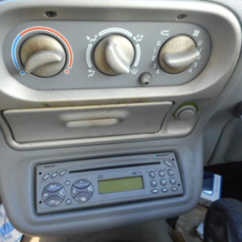 Compresseur clim RENAULT TWINGO 1 Photo n°9