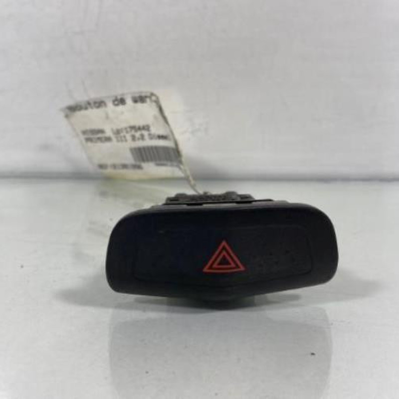 Bouton de warning NISSAN PRIMERA 3 Photo n°1