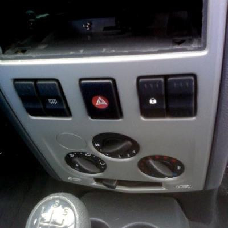 Vitre avant gauche DACIA LOGAN MCV 1 Photo n°7