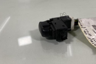 Interrupteur de leve vitre avant droit NISSAN JUKE 1