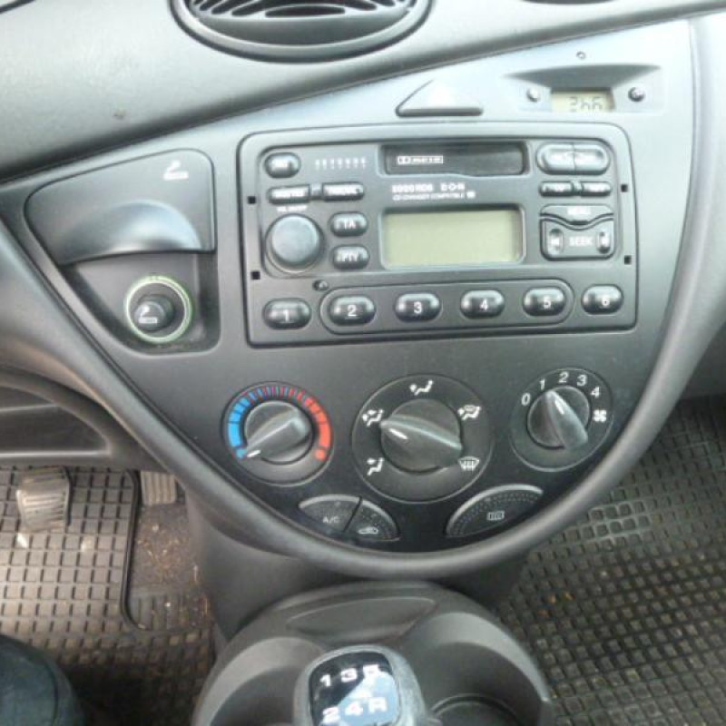 Calandre FORD FOCUS 1 Photo n°6