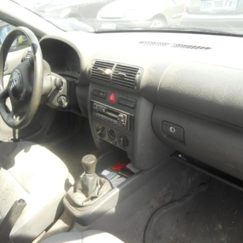 Retroviseur droit AUDI A3 1 Photo n°9