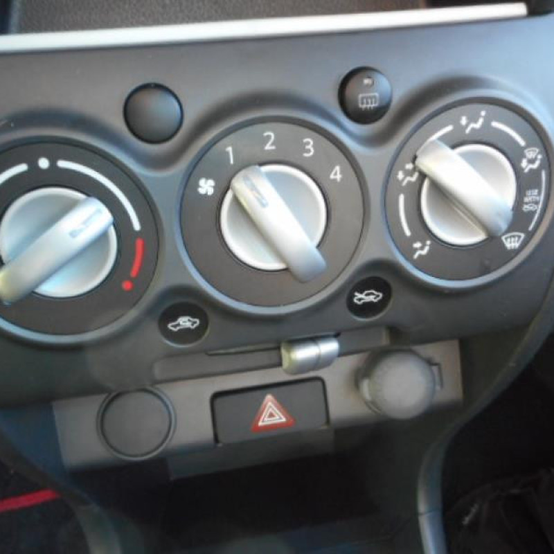 Leve vitre electrique avant gauche SUZUKI ALTO 3 Photo n°8