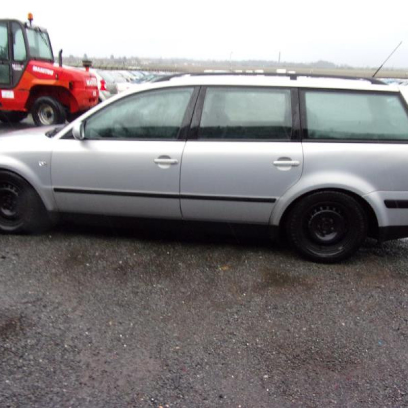 Porte arriere gauche VOLKSWAGEN PASSAT 4 Photo n°6