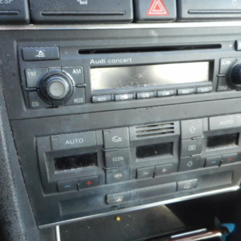 Porte avant droit AUDI A4 2 Photo n°10