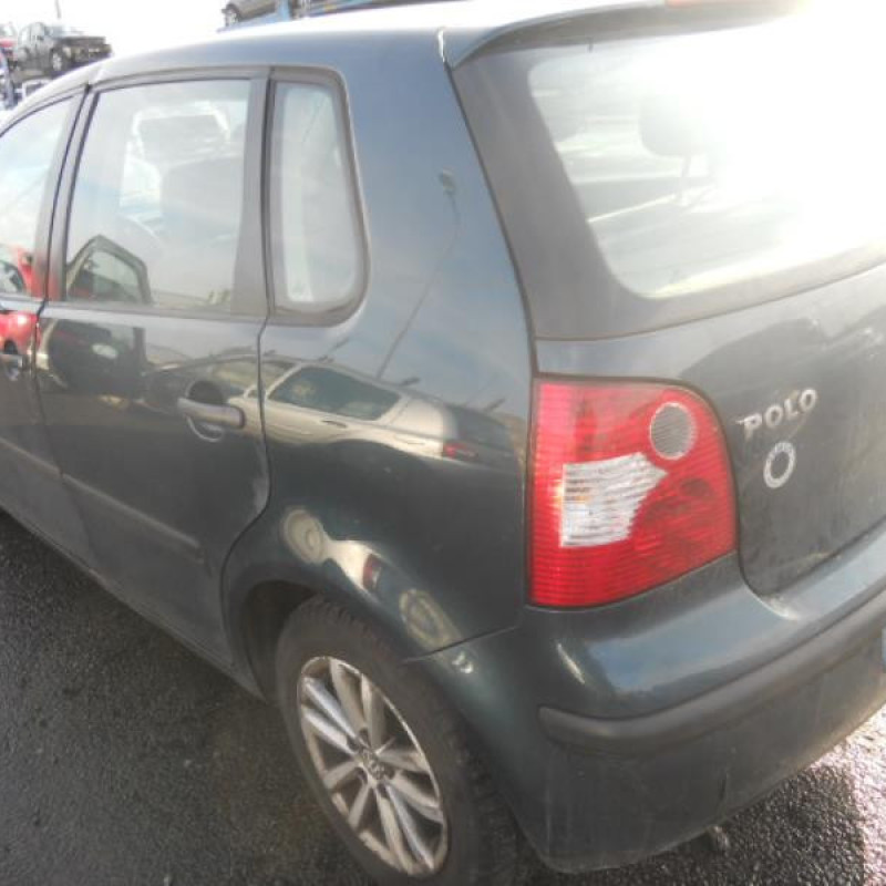 Malle/Hayon arriere VOLKSWAGEN POLO 4 Photo n°6