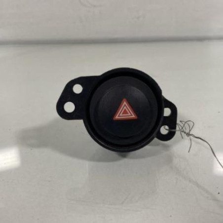 Bouton de warning PEUGEOT 108 Photo n°1