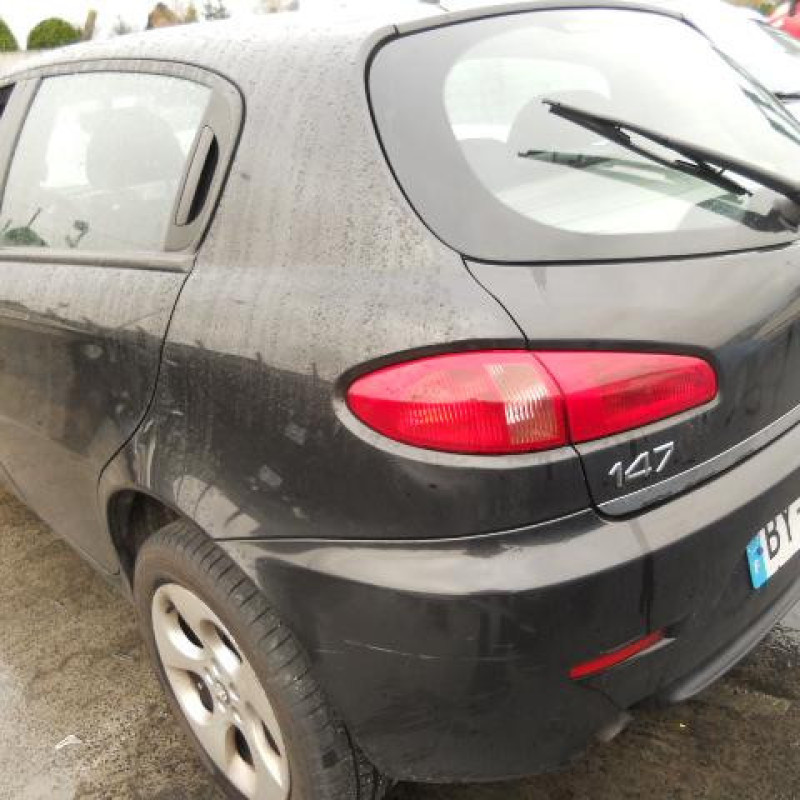 Malle/Hayon arriere ALFA ROMEO 147 Photo n°5