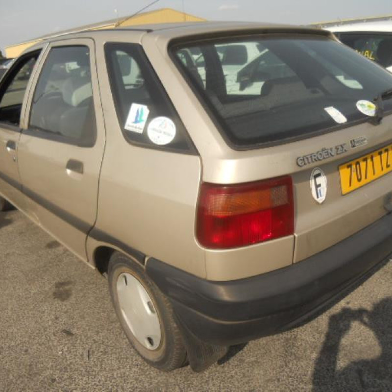 Malle/Hayon arriere CITROEN ZX Photo n°5