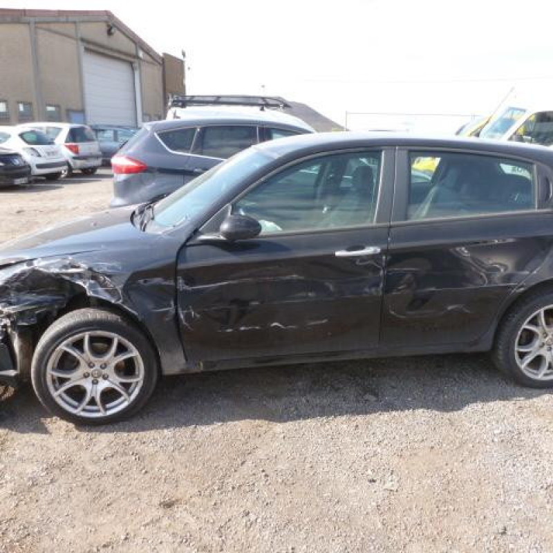 Feu arriere secondaire gauche (feux) ALFA ROMEO 147 Photo n°3
