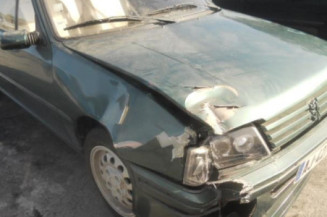 Retroviseur droit PEUGEOT 205