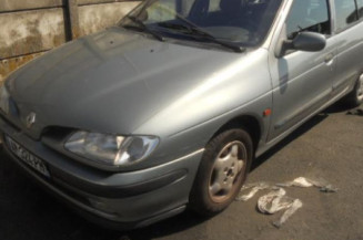 Retroviseur droit RENAULT MEGANE 1