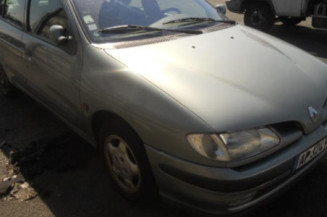 Retroviseur droit RENAULT MEGANE 1