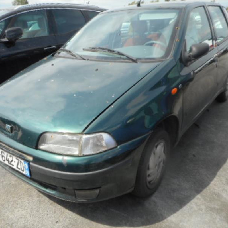 Optique avant secondaire gauche (feux)(clignotant) FIAT PUNTO 1 Photo n°3
