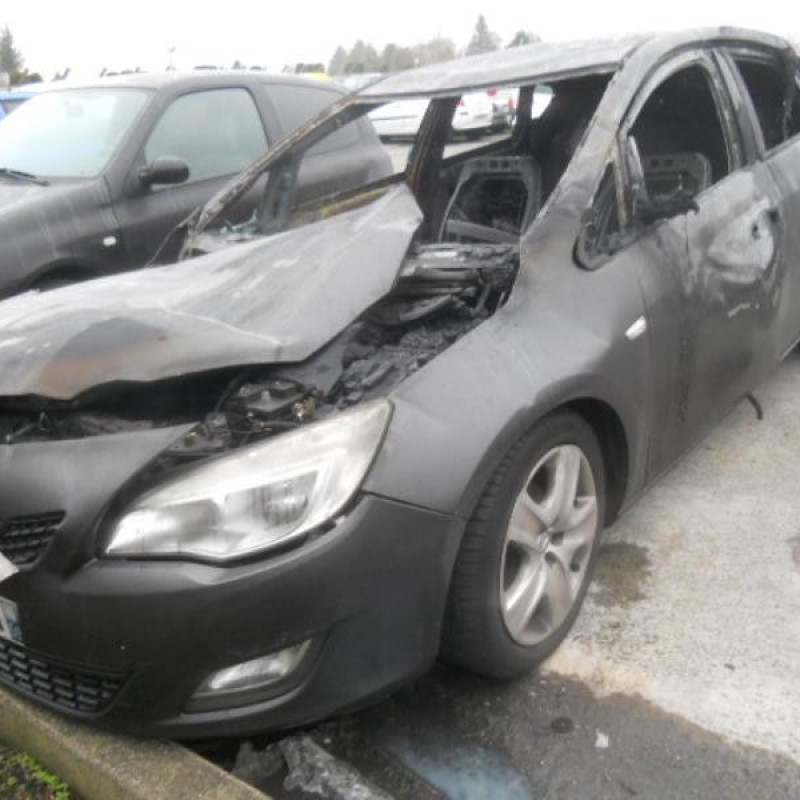 Trappe d'essence OPEL ASTRA J Photo n°4