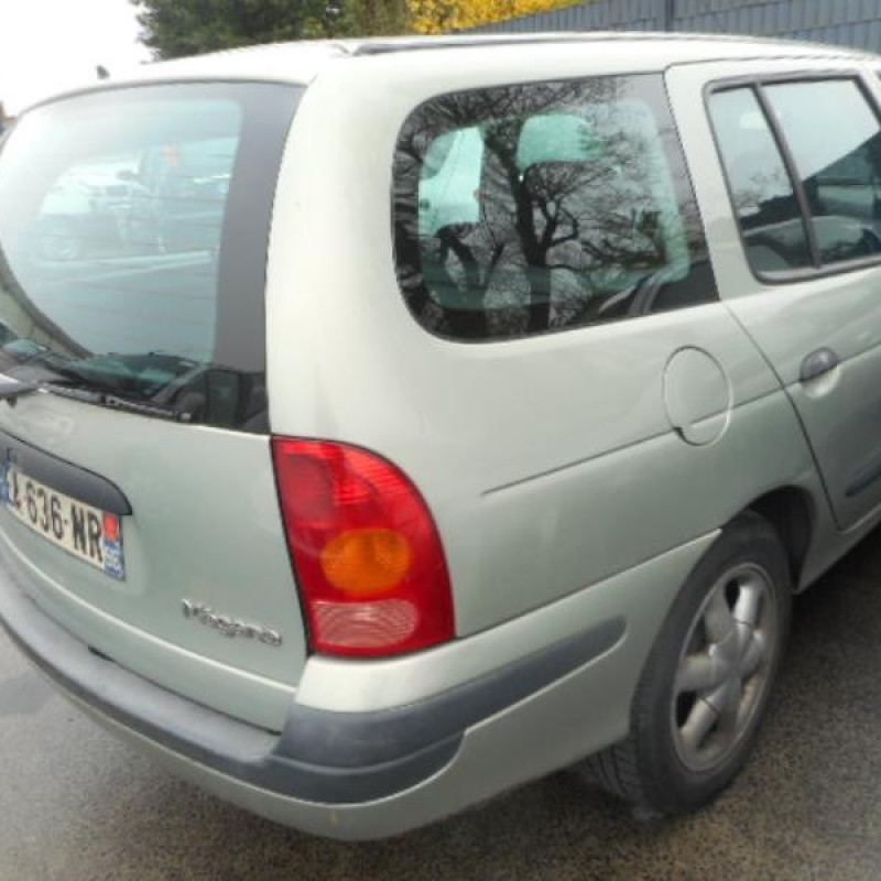 Bloc ABS (freins anti-blocage) RENAULT MEGANE 1 Photo n°3